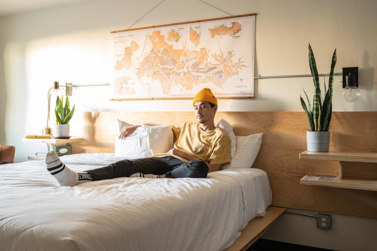 Hotel Corvallis Bagian luar foto