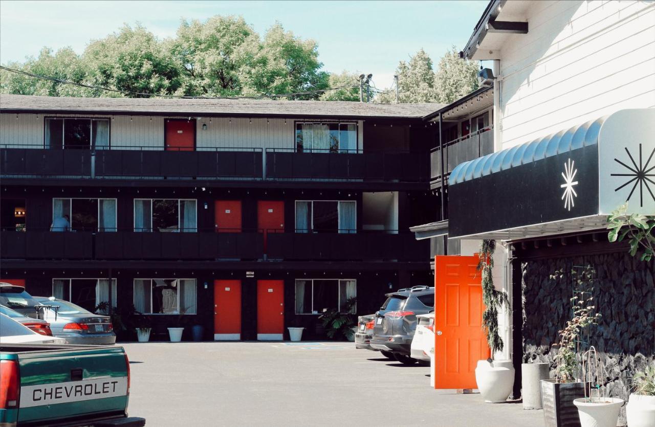 Hotel Corvallis Bagian luar foto